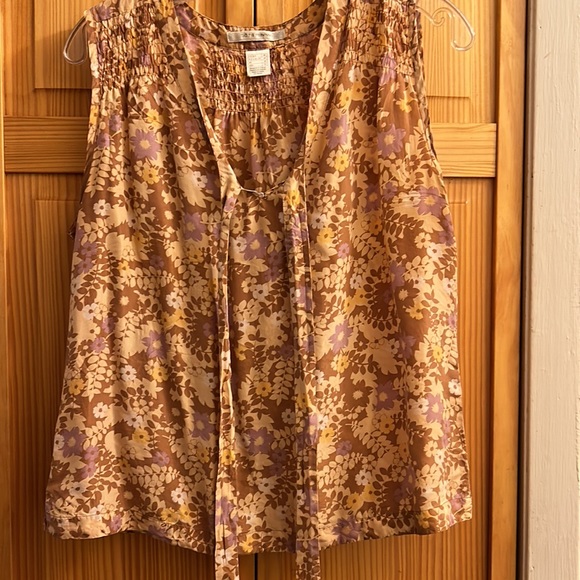 Sleeveless top with tie in front - Picture 3 of 5